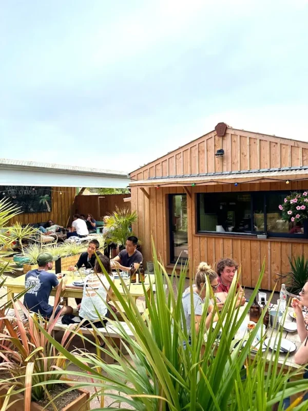 Cheeky Family ( Guniguette)